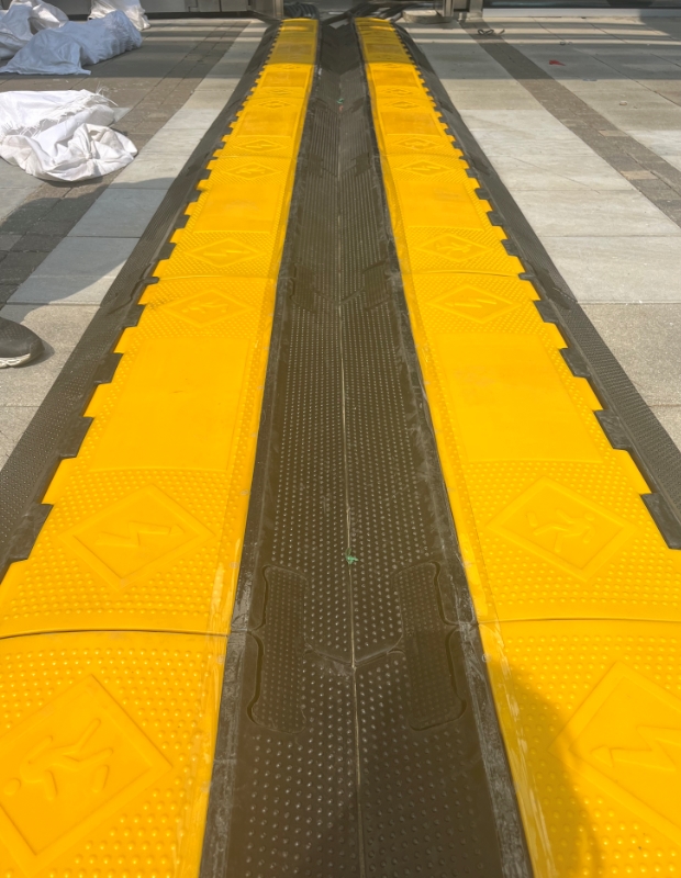 三孔線槽板出租